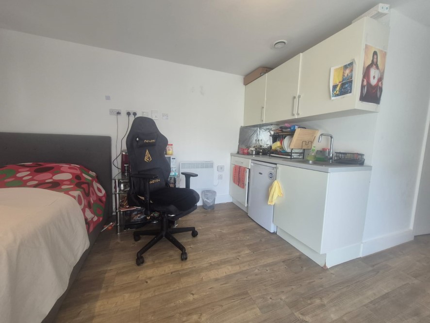 Apartment 517, Cardinal Court, Scholes Street, Oldham, OL1 3FU