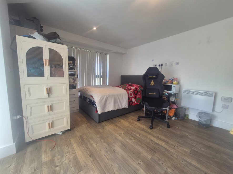 Apartment 517, Cardinal Court, Scholes Street, Oldham, OL1 3FU