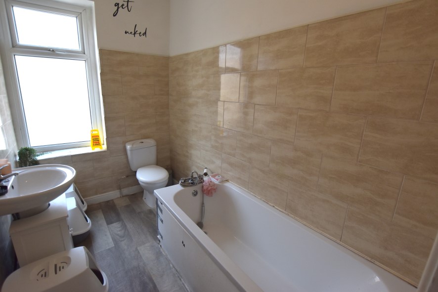 63 Victoria Road, Keighley, West Yorkshire BD21 1JB