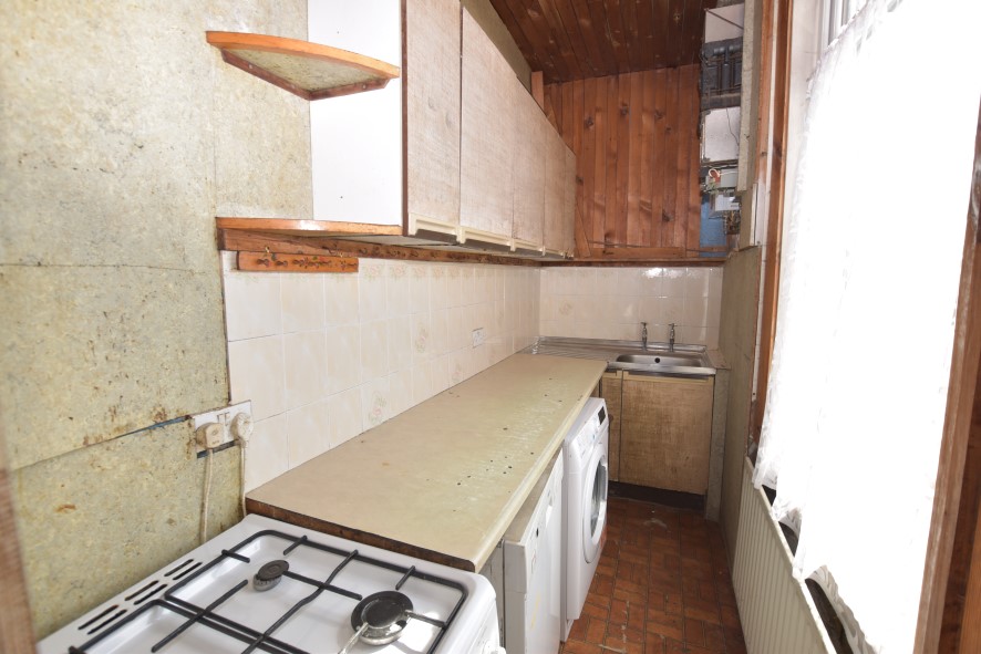 405 Leeds & Bradford Road, Leeds, West Yorkshire LS13 2AZ