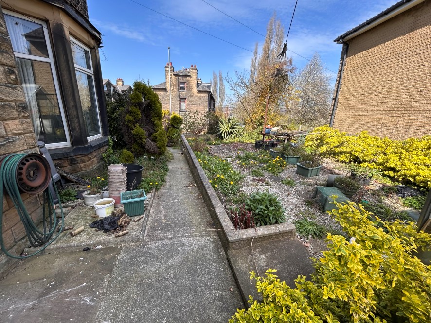 405 Leeds & Bradford Road, Leeds, West Yorkshire LS13 2AZ