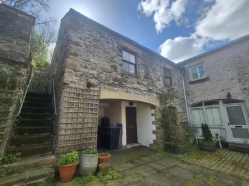 Property for Auction in Manchester - 3 Bulls Head Court Yard, Commercial Road, Tideswell, Buxton, Derbyshire, SK17 8NU