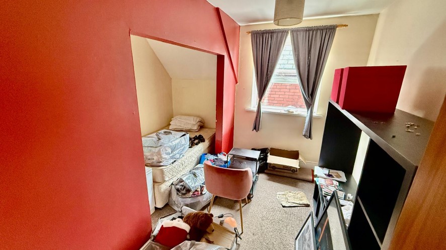 Flat 1, 37 Haldon Road, Exeter, Devon EX4 4DZ