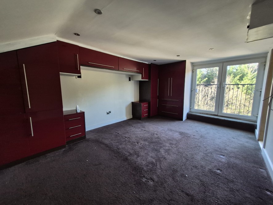 244 High Street West, Glossop, Derbyshire, SK13 8ER