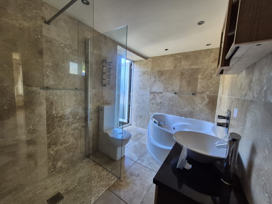 244 High Street West, Glossop, Derbyshire, SK13 8ER