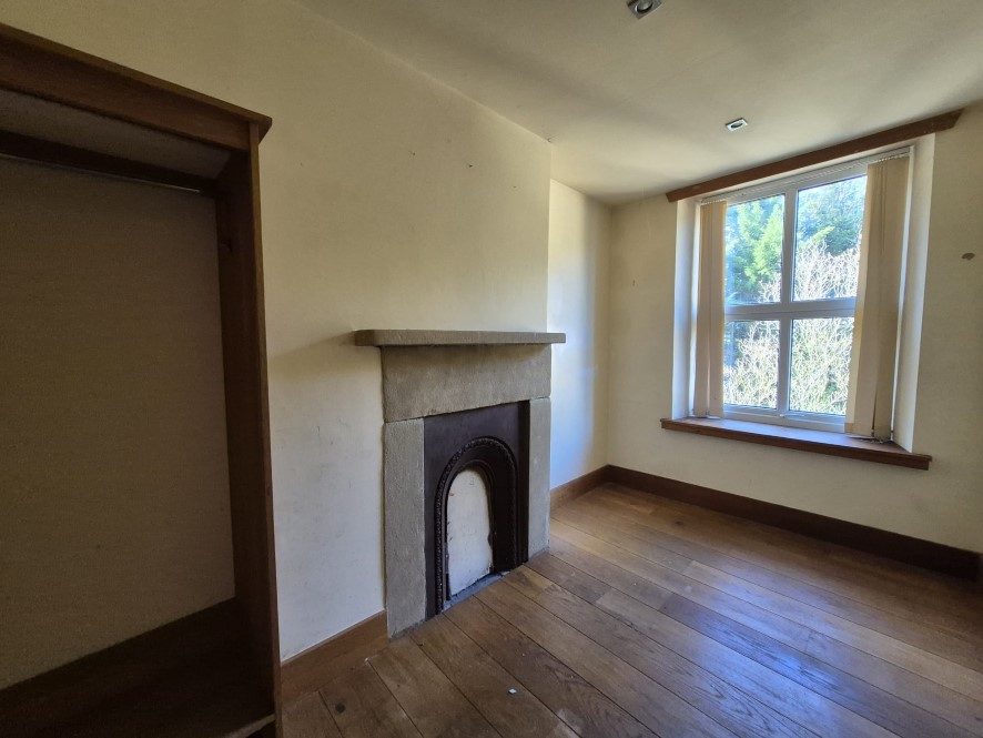 244 High Street West, Glossop, Derbyshire, SK13 8ER