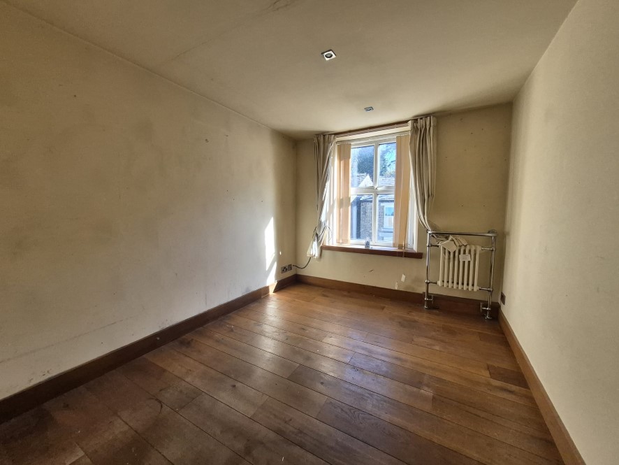 244 High Street West, Glossop, Derbyshire, SK13 8ER