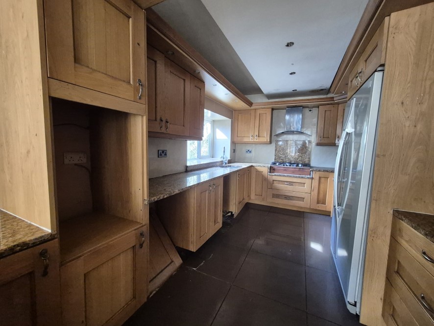 244 High Street West, Glossop, Derbyshire, SK13 8ER