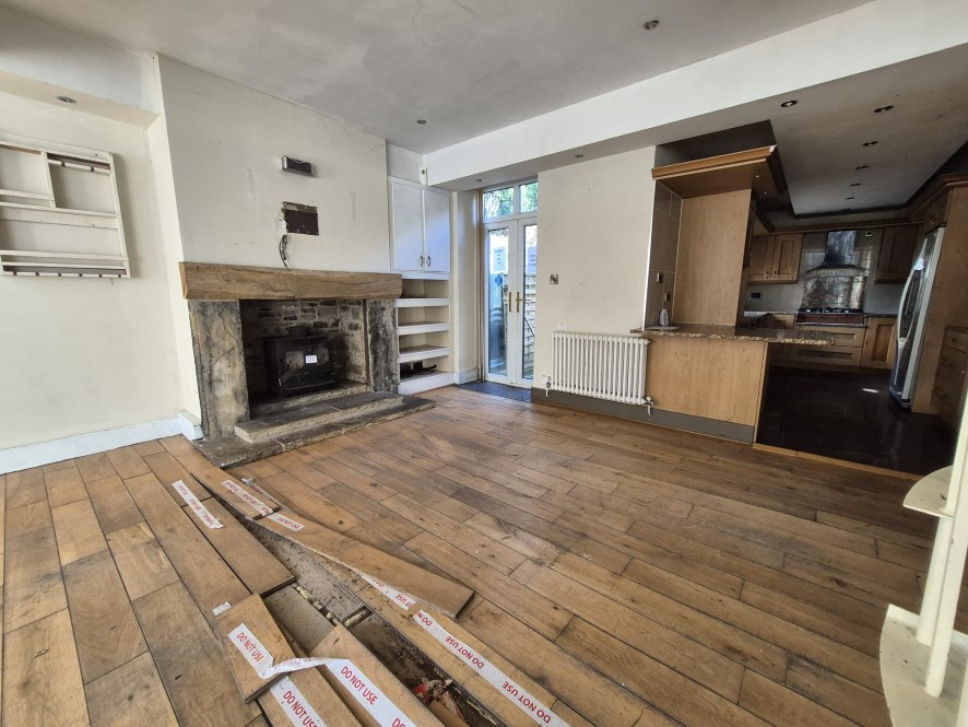 244 High Street West, Glossop, Derbyshire, SK13 8ER