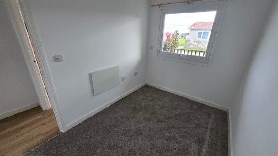 18 Rainbows End, Chalet Park, Mill Lane, Bacton, Norfolk NR12 0HN