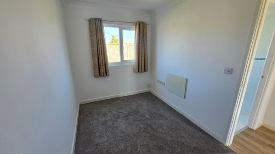 18 Rainbows End, Chalet Park, Mill Lane, Bacton, Norfolk NR12 0HN