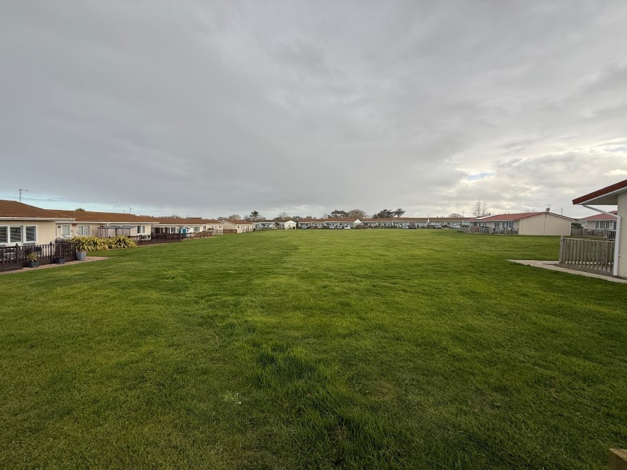 18 Rainbows End, Chalet Park, Mill Lane, Bacton, Norfolk NR12 0HN