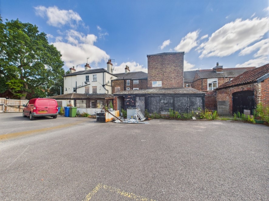 'The Red Lion' + 2 New Dwellings, 57 Middle Street North, Driffield, East Yorkshire, YO25 6SS