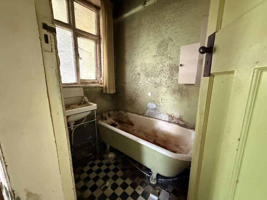 38 Station Road, Brimington, Chesterfield, Derbyshire, S43 1JT