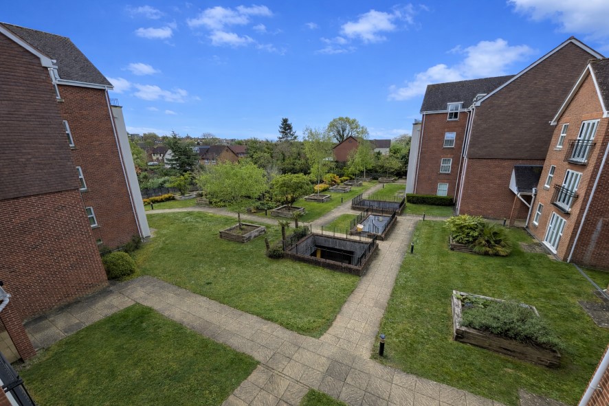 55 Birch Meadow Close, Warwick, Warwickshire CV34 4TZ