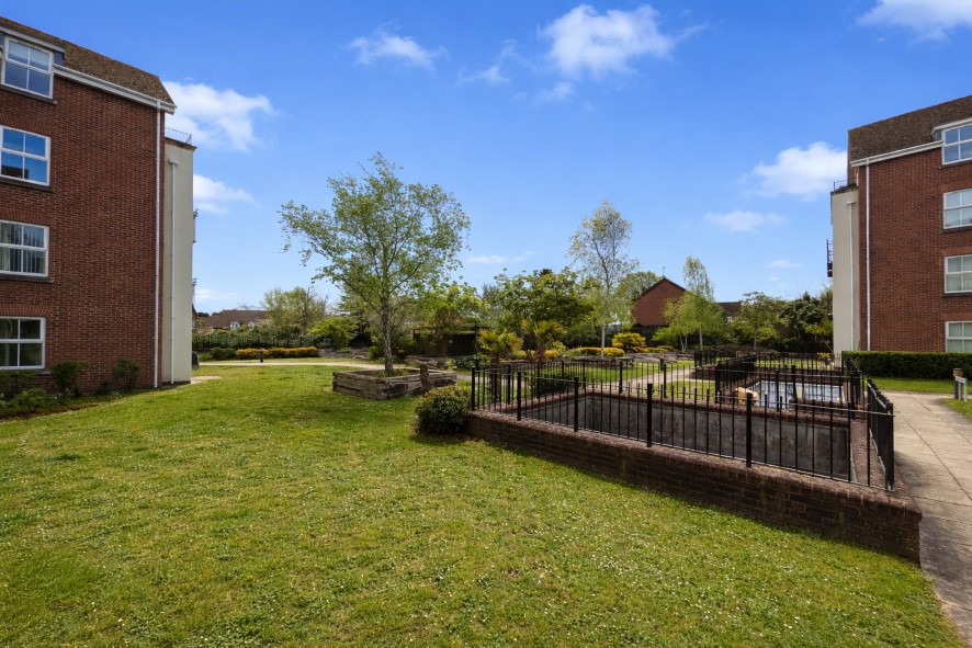 55 Birch Meadow Close, Warwick, Warwickshire CV34 4TZ