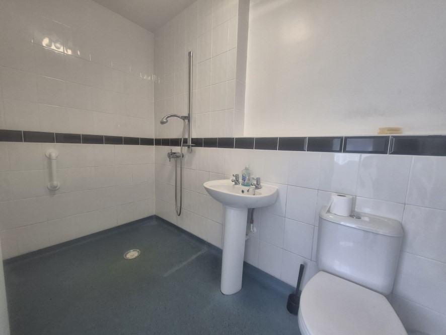 17 Droitwich Road, Miles Platting, M40 8ED