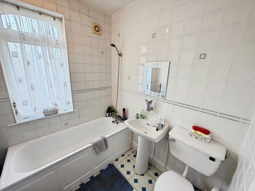 51, 51A, 51B Webb Street, Stockingford, Nuneaton, Warwickshire CV10 8JG