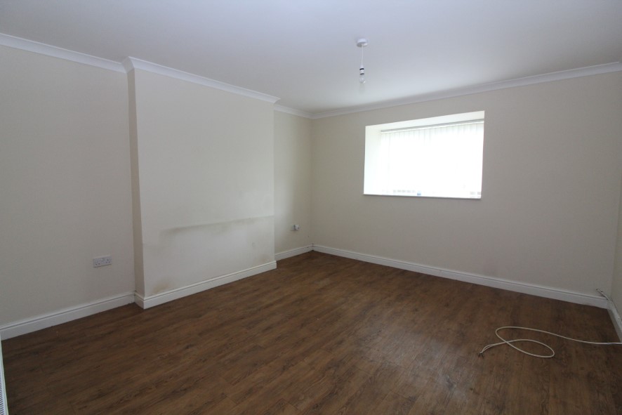 48 Gladstone Road, Seaforth, Liverpool, Lancashire L21 1DH