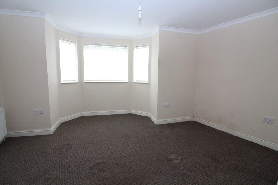 48 Gladstone Road, Seaforth, Liverpool, Lancashire L21 1DH