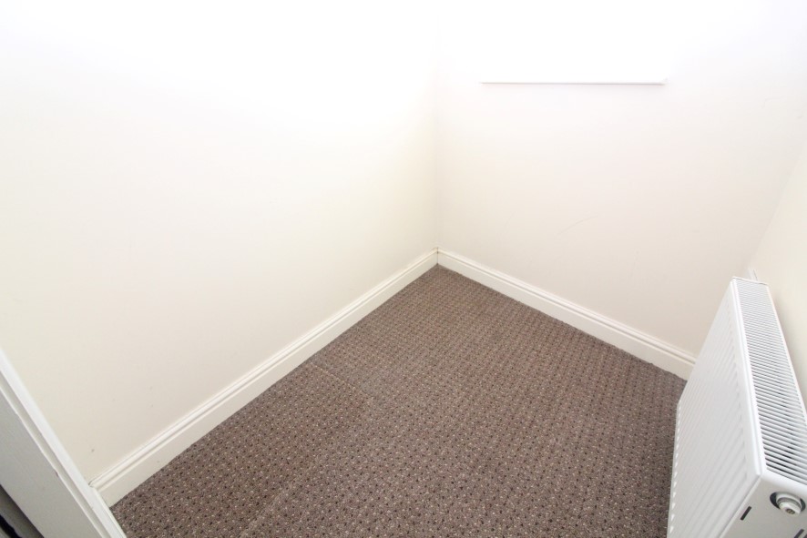 48 Gladstone Road, Seaforth, Liverpool, Lancashire L21 1DH