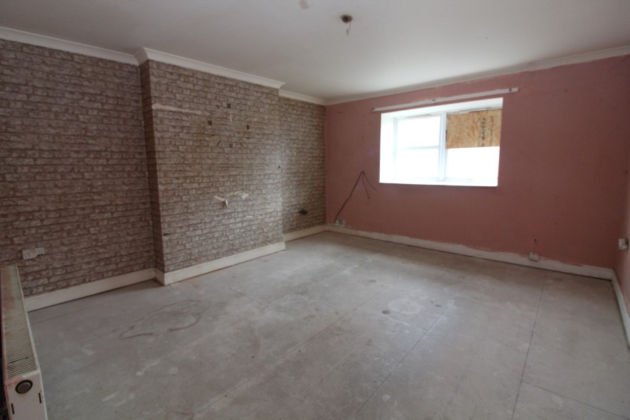 48 Gladstone Road, Seaforth, Liverpool, Lancashire L21 1DH