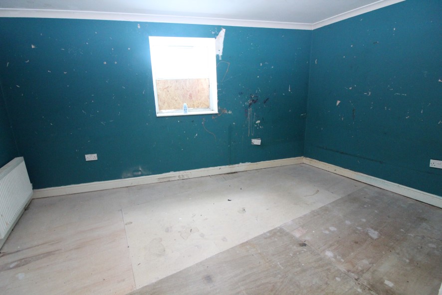 48 Gladstone Road, Seaforth, Liverpool, Lancashire L21 1DH