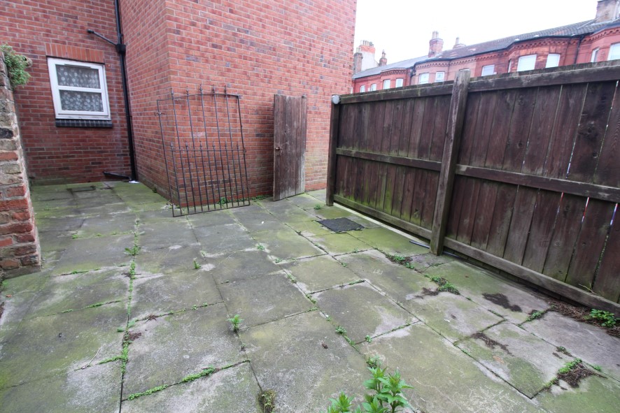 48 Gladstone Road, Seaforth, Liverpool, Lancashire L21 1DH