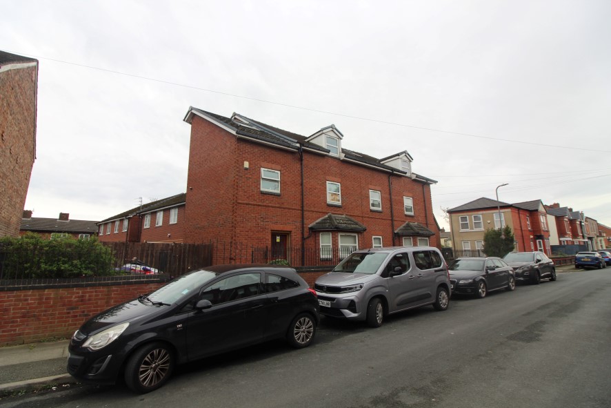 48 Gladstone Road, Seaforth, Liverpool, Lancashire L21 1DH