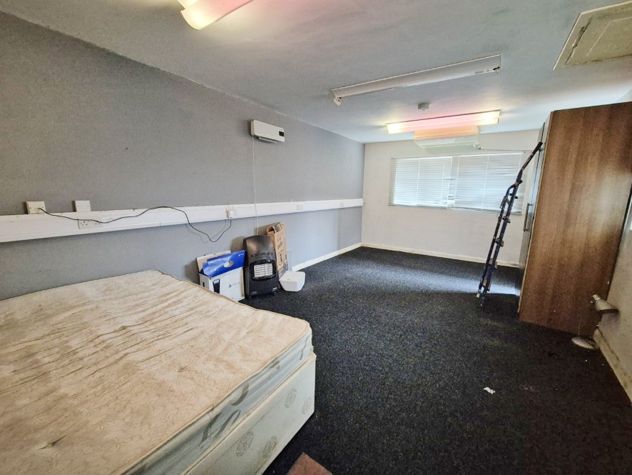 13 Market Place, Driffield, East Yorkshire, YO25 6AP