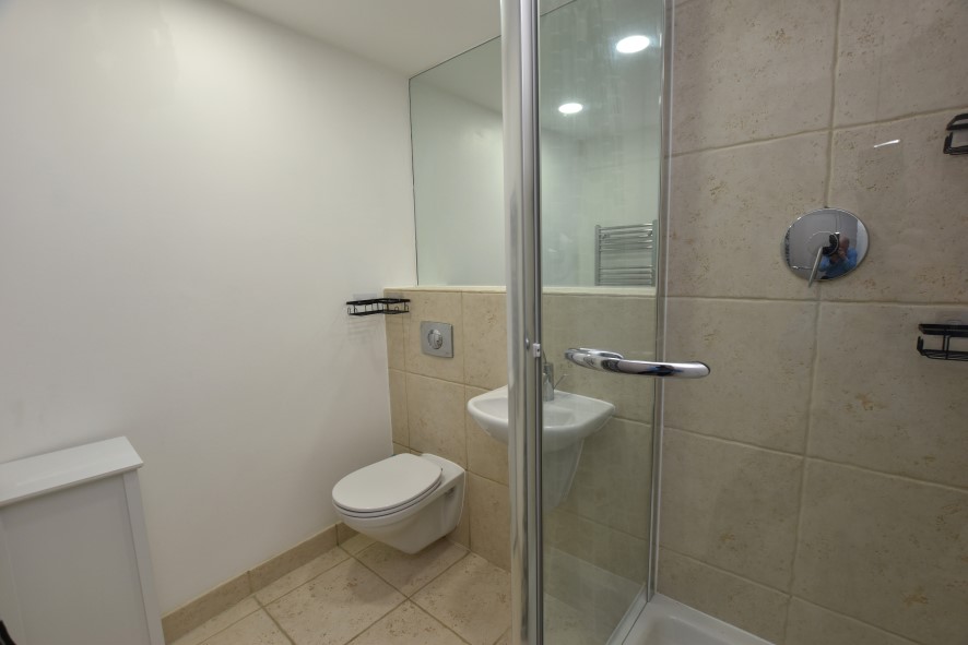 40 Whitehall Waterfront, 2 Riverside Way, Leeds, West Yorkshire LS1 4EE