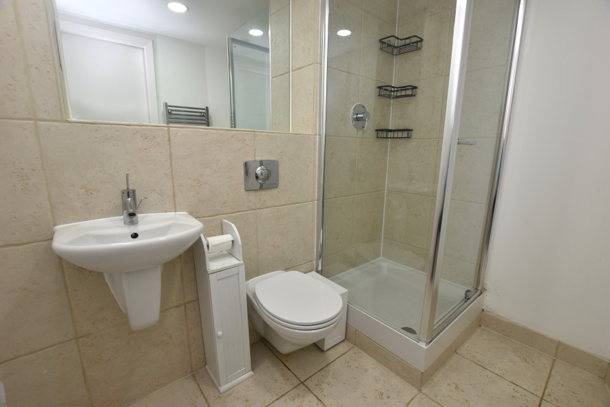 40 Whitehall Waterfront, 2 Riverside Way, Leeds, West Yorkshire LS1 4EE