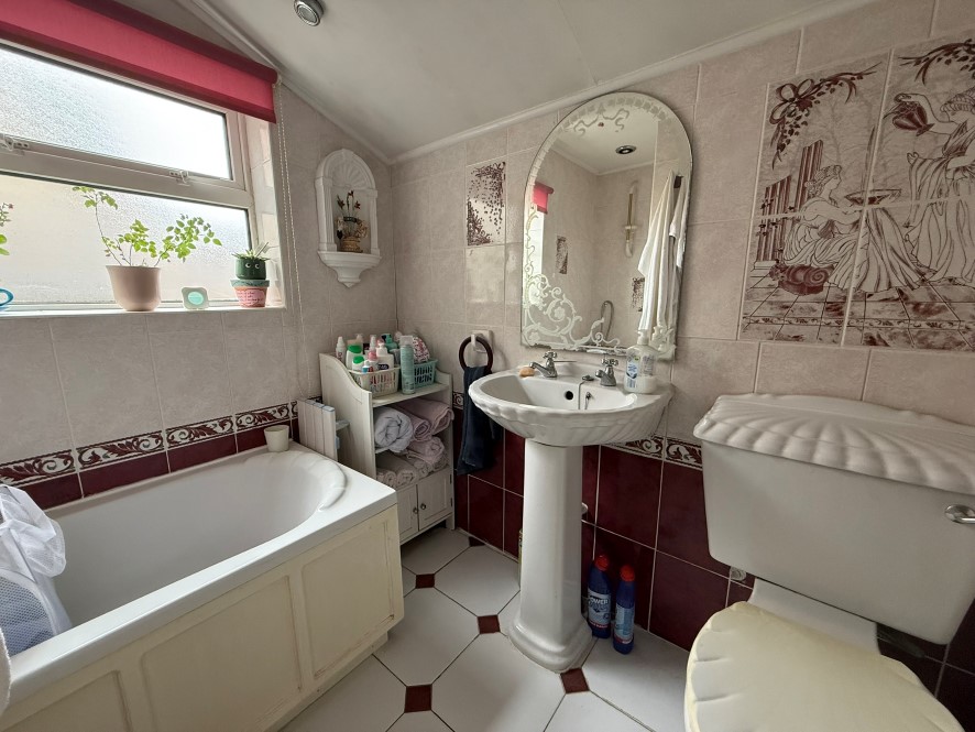 12 Albert Avenue, New Whittington, Chesterfield, Derbyshire, S43 2BU