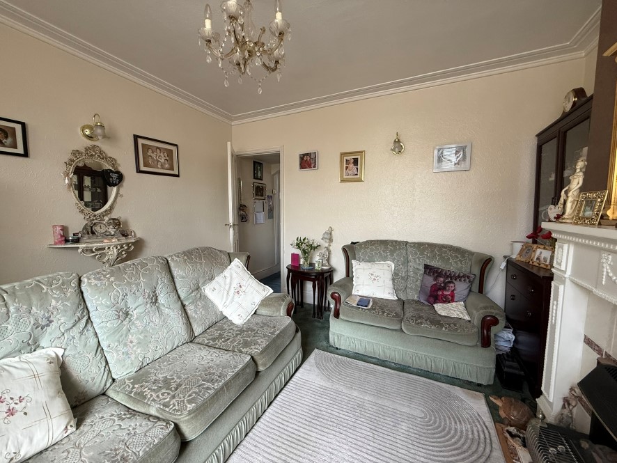 12 Albert Avenue, New Whittington, Chesterfield, Derbyshire, S43 2BU