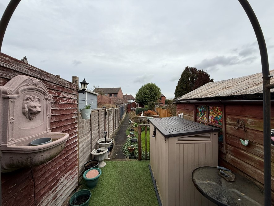 12 Albert Avenue, New Whittington, Chesterfield, Derbyshire, S43 2BU