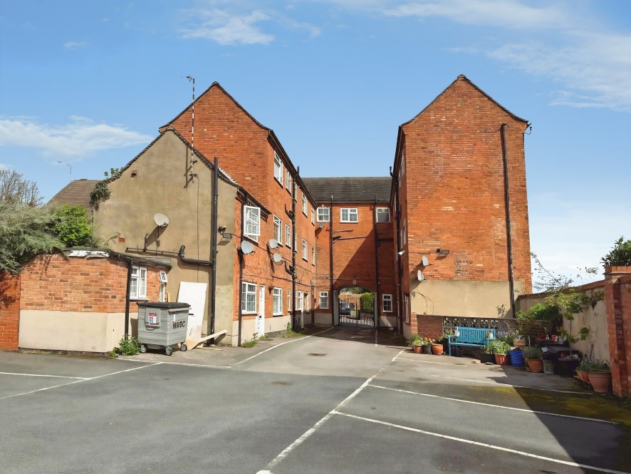 Flat 5, The Mews 15-17, North Street, Atherstone, West Midlands CV9 1JN