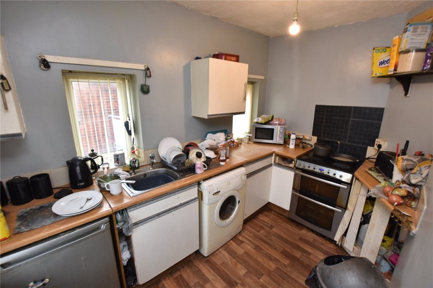 8 Cornus Gardens, Leeds, West Yorkshire LS10 3XG