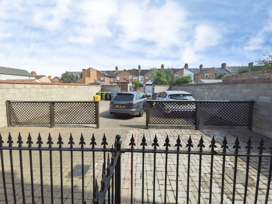 Flat 1, Walton Court, 100 Bath Street, Rugby, Warwickshire CV21 3JD