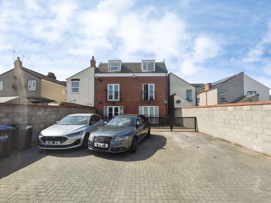 Flat 1, Walton Court, 100 Bath Street, Rugby, Warwickshire CV21 3JD