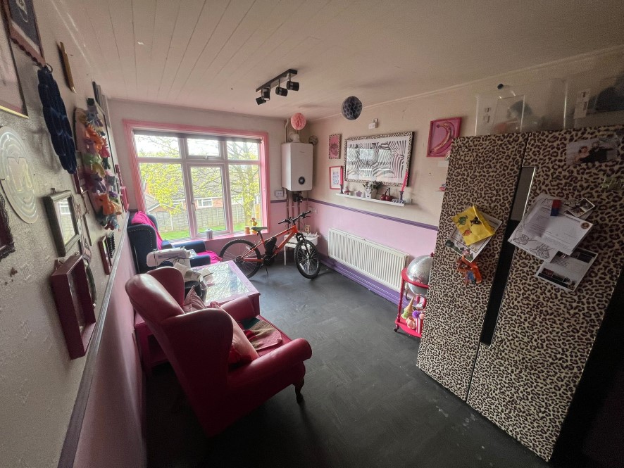 19 Church Walk, Royton, Oldham, OL2 5QH