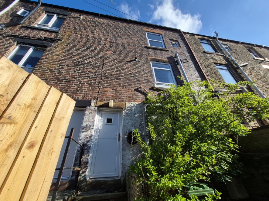 7 Guildford Street, Mossley,  Ashton-under-Lyne, OL5 9NJ