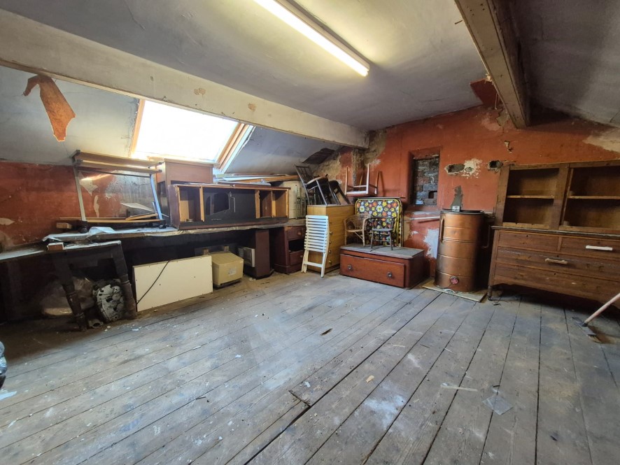 7 Guildford Street, Mossley,  Ashton-under-Lyne, OL5 9NJ