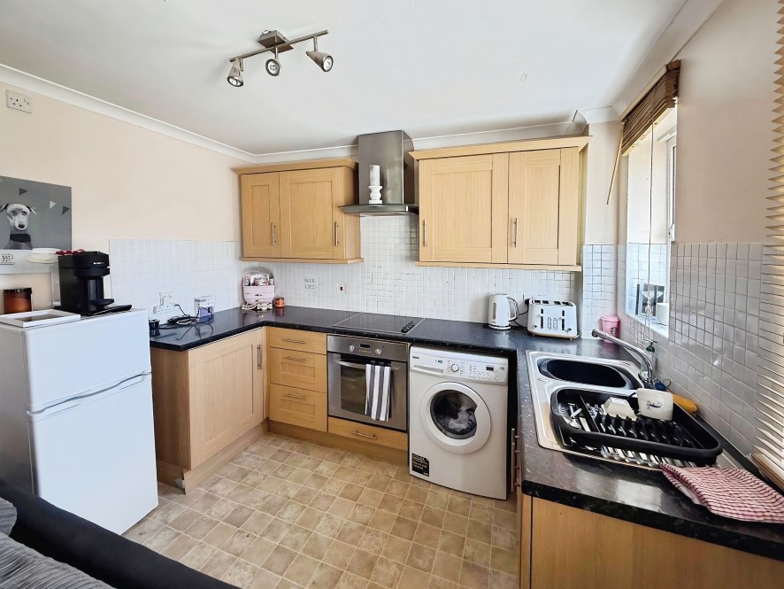 7 Parolles Close, Heathcote, Warwick, Warwickshire CV34 6GL