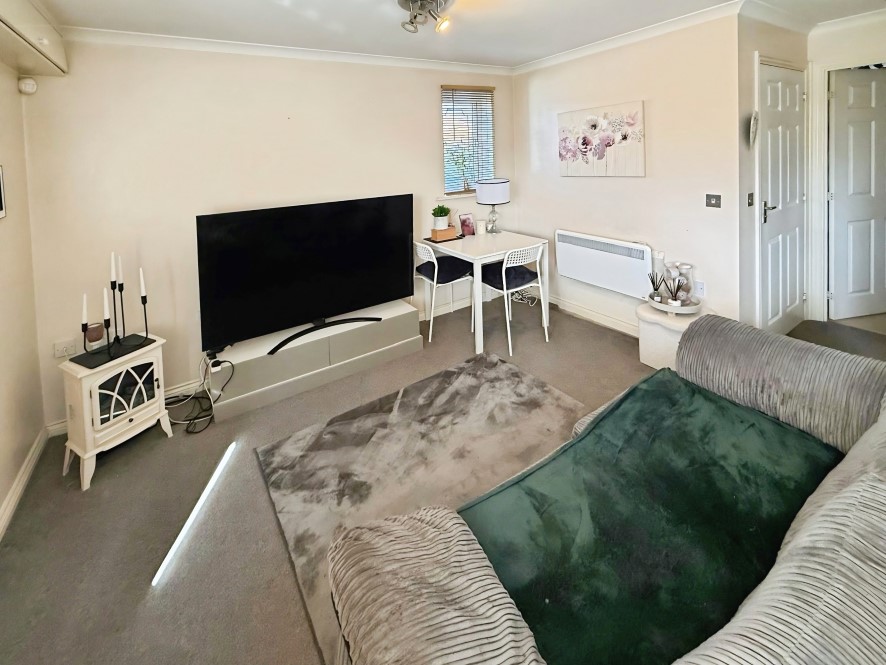 7 Parolles Close, Heathcote, Warwick, Warwickshire CV34 6GL