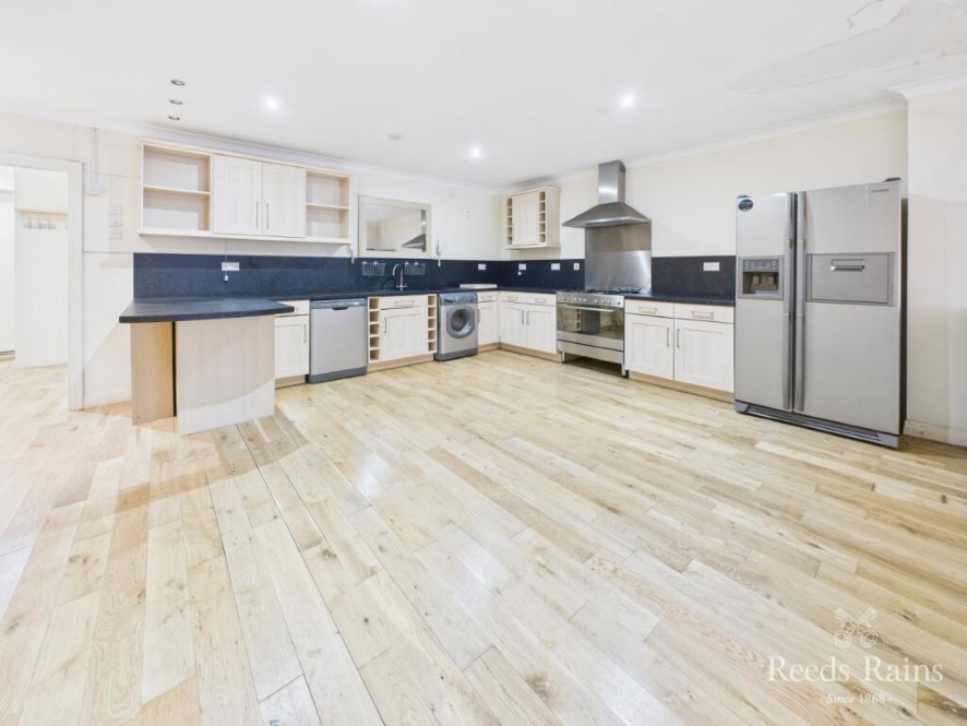 The Railings, Albemarle Back Road, Scarborough, North Yorkshire, YO11 1YA