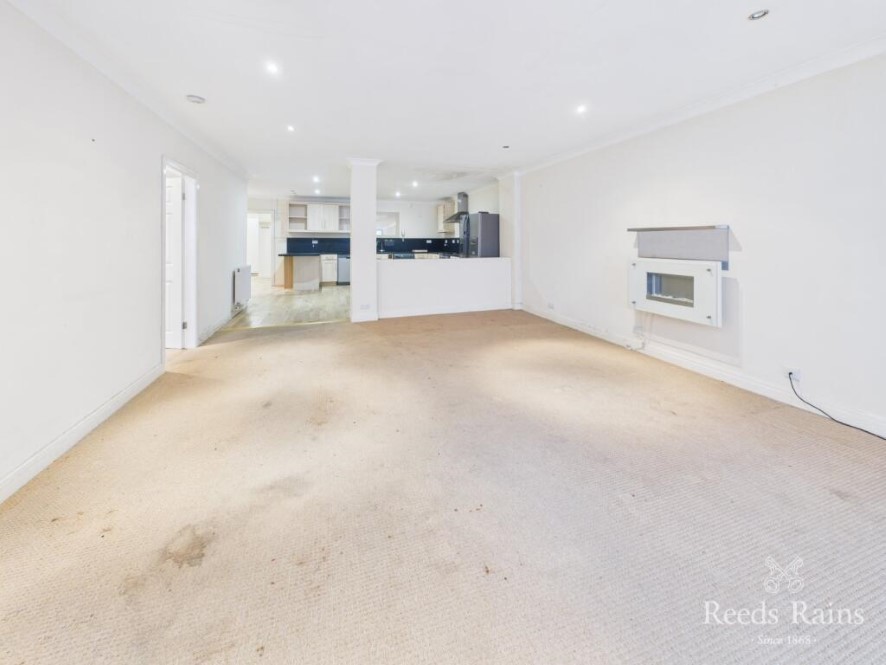 The Railings, Albemarle Back Road, Scarborough, North Yorkshire, YO11 1YA