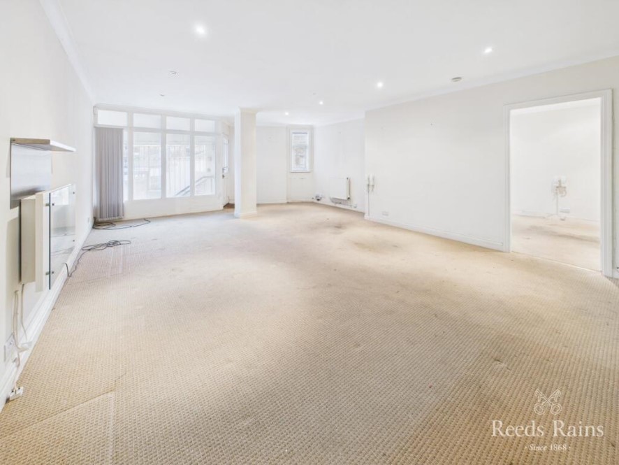 The Railings, Albemarle Back Road, Scarborough, North Yorkshire, YO11 1YA