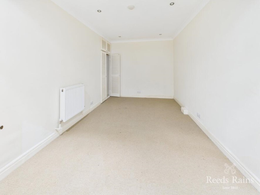 The Railings, Albemarle Back Road, Scarborough, North Yorkshire, YO11 1YA