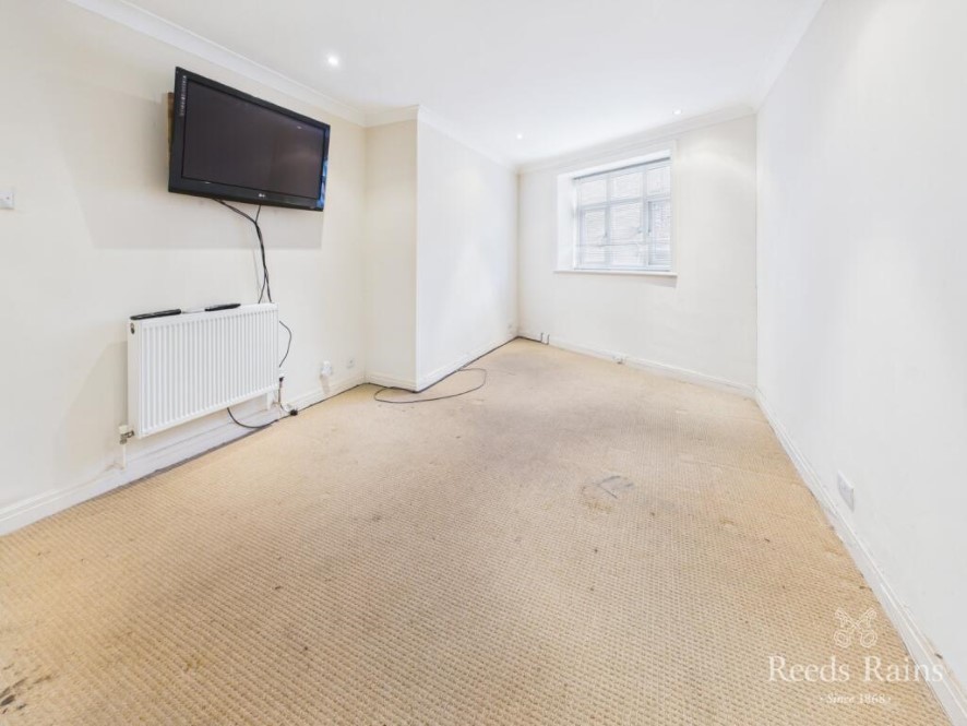 The Railings, Albemarle Back Road, Scarborough, North Yorkshire, YO11 1YA