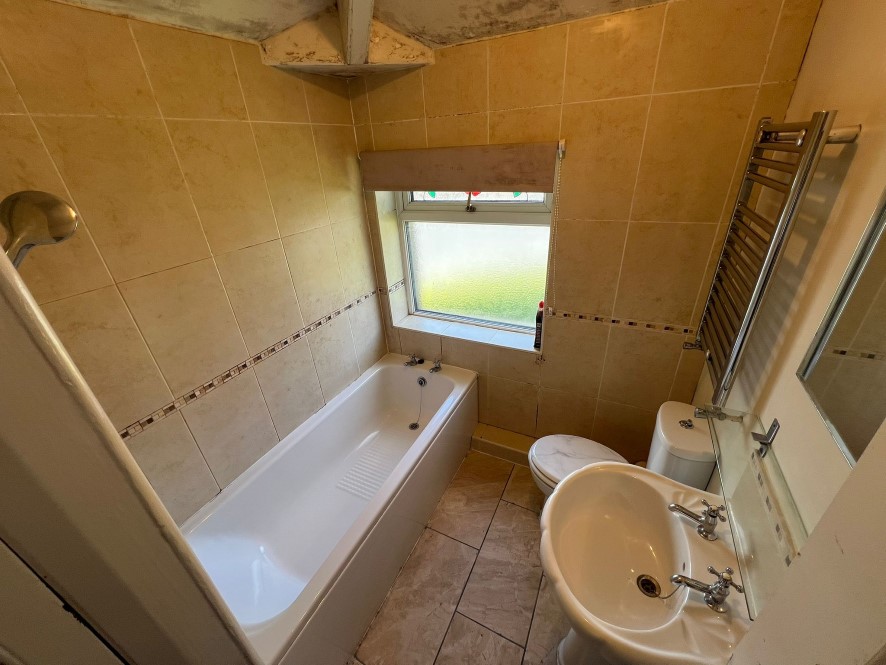 14 Grasscroft Road, Honley, Holmfirth, West Yorkshire, HD9 6HG